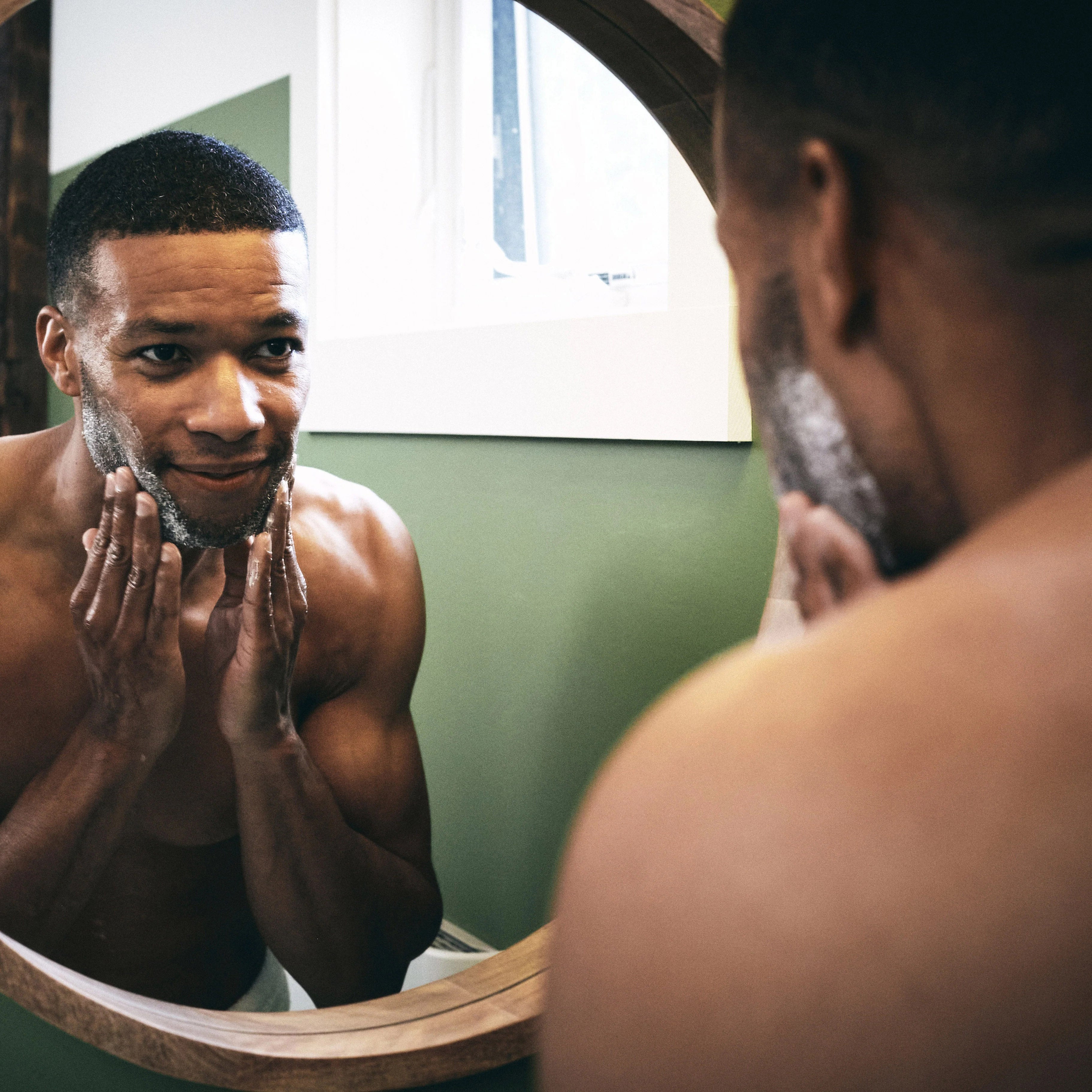 Skincare masculino: a rotina mínima que todo homem deveria ter
